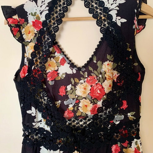 Women's dress like new with floral pattern size M
