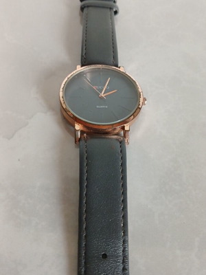 Wristwatch battery used, unisex