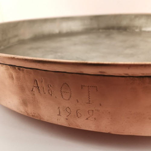 Copper tray used for bread distribution, vintage 1962