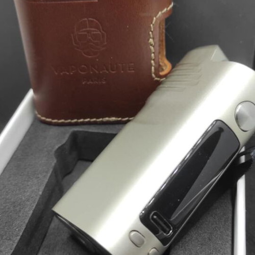 La Petite Box VB22 by Vaponaute like new with original leather case