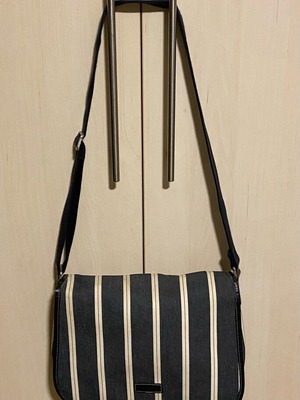 Τσάντα Longchamp ώμου σαν καινούργια, ντένιμ με ρίγες άσπρες και μπλε