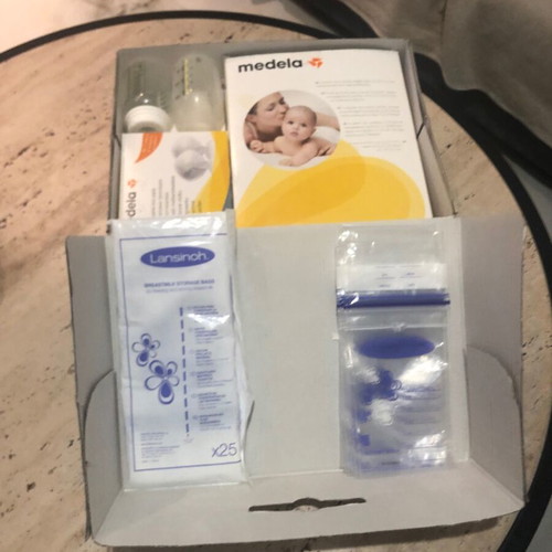 Medela Breast Pump like new with accessories
