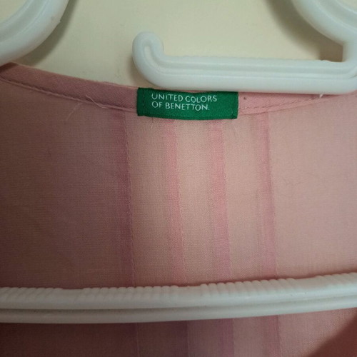 Benetton short-sleeve shirt pink like new, size XS-S