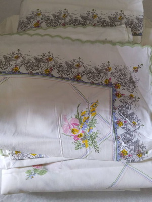 Bed sheet and pillowcase set new, 2 double sets