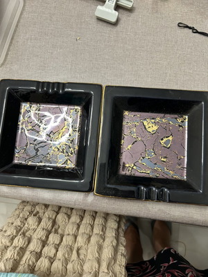 Ashtrays large, like new