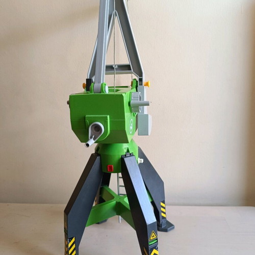 Playmobil crane used with iron hook and functional
