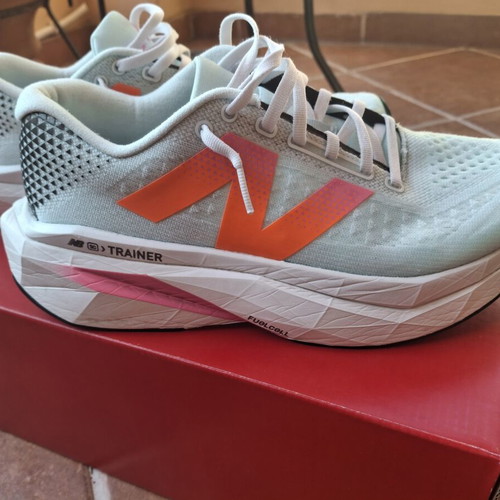 New Balance Fuelcell SuperComp Trainer v3 running shoes, size 44