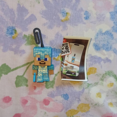 Steve in Diamond Armor Minecraft Kinder Joy figure new