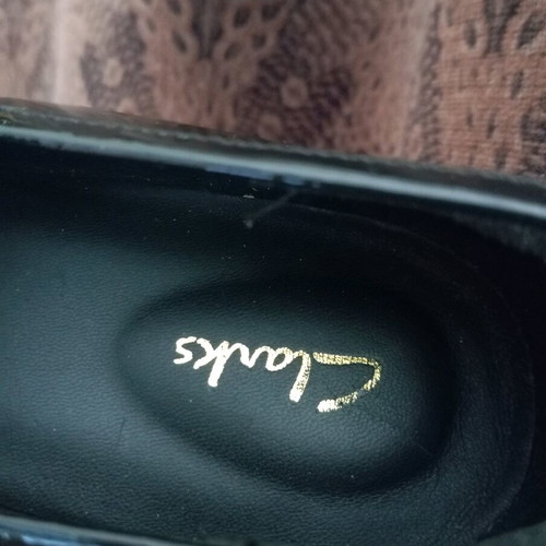Clarks patent leather heeled shoes new, size 37.5