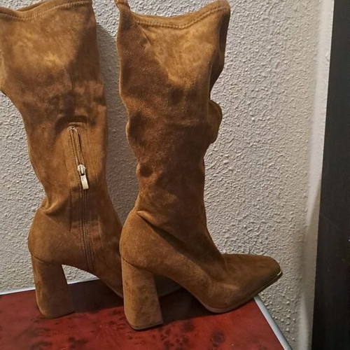 Suede boots brown with gold detail, new