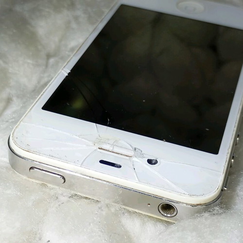 iPhone 4s used, unknown functionality, for collection