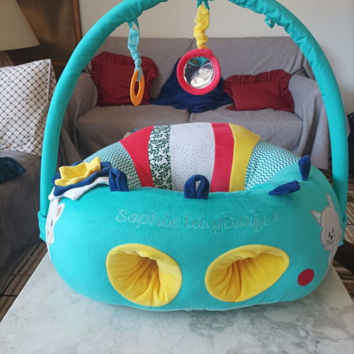 Baby seat with toys like new