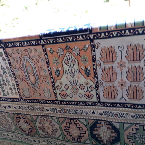 Thin Carpet like New, Large, Silk Type, Size 200/220
