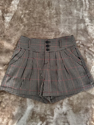 Vintage plaid high-waisted shorts