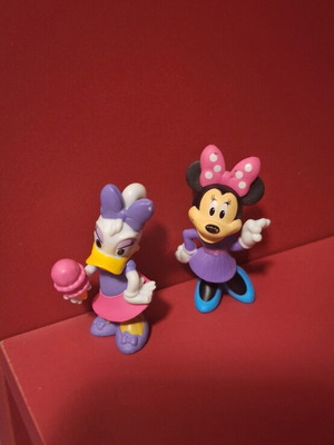 Disney Minnie and Daizy figures like new