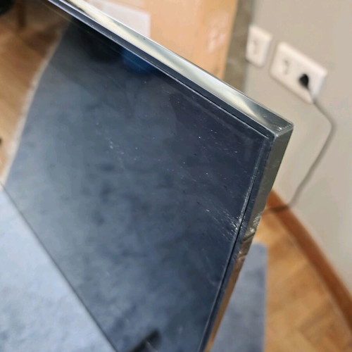 Smart TV Samsung QLED Q60A 55 4K with broken screen panel used