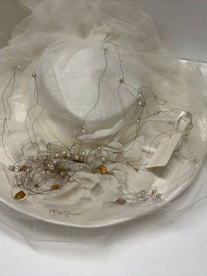 Theatrical hat used satin ivoire tulle size M