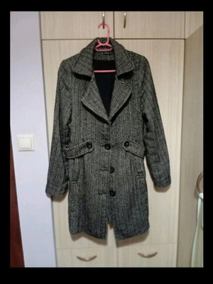 Women's coat timeless herringbone design like new, black white