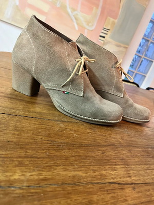 Ragazza бежови велурени боти номер 39 употребявани в много добро състояние