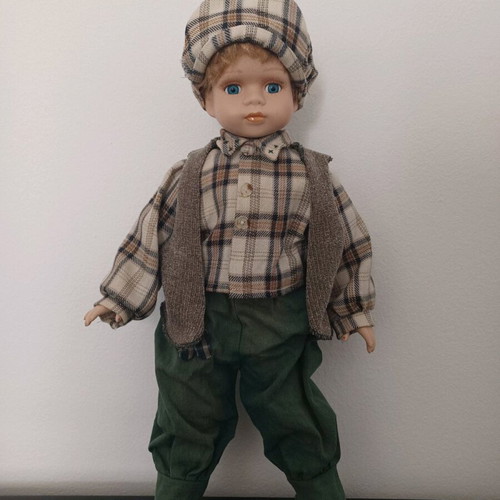 Porcelain doll used, 50 cm, in good condition