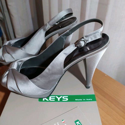 Keys evening sandals grey satin like new, 12cm heel with platform