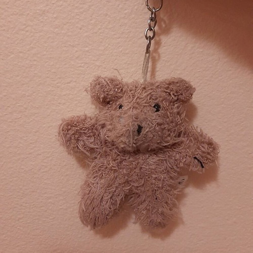 Bear keychain like new, beige