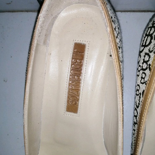 J BOURNAZOS women's pumps No37 Elvetia-5 series beige like new