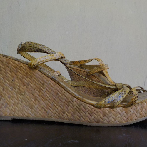 Sandals used, 9cm heel, yellow-brown, size 39