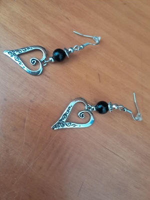 Steel heart earrings new, black and silver