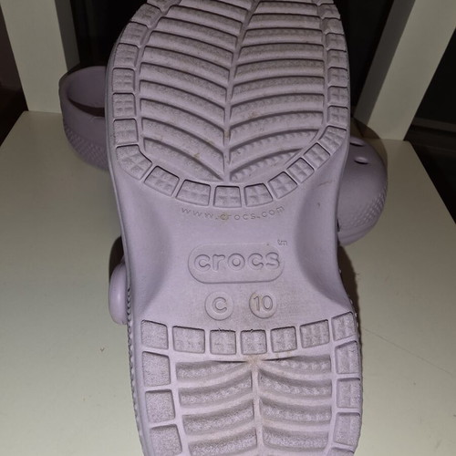 Crocs slippers for girls like new, lilac, size C10