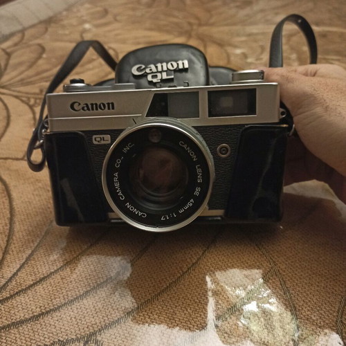 Canon QL camera used