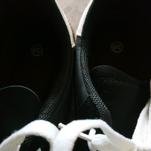 Athletic shoes like new for girls size 38