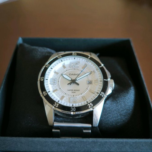 Casio men's watch used with silver metal bracelet