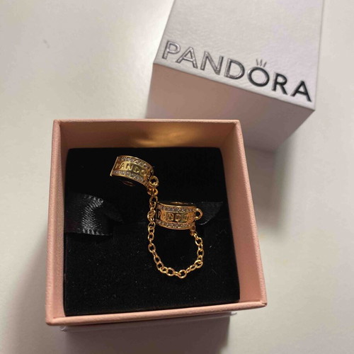 Pandora safety chain with logo 14K gold plated and zirconia like new