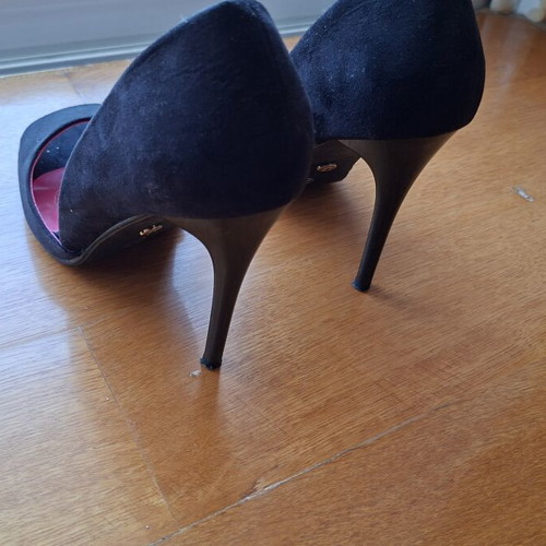 Ideal Shoes black suede high heels like new size 37