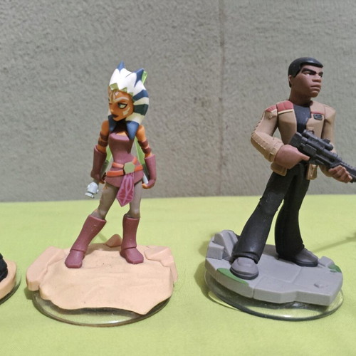 Disney Infinity Star Wars 7 figures like new with base