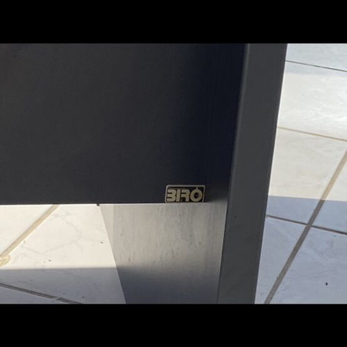 Biro desk like new with modern design and large work surface