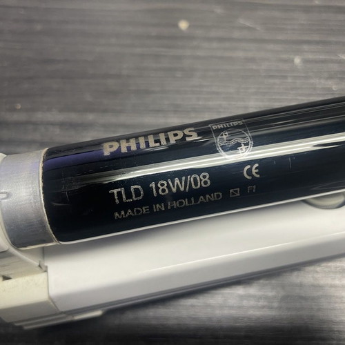 Blacklight lamp used with 60cm Philips fixture 18W T8 G13