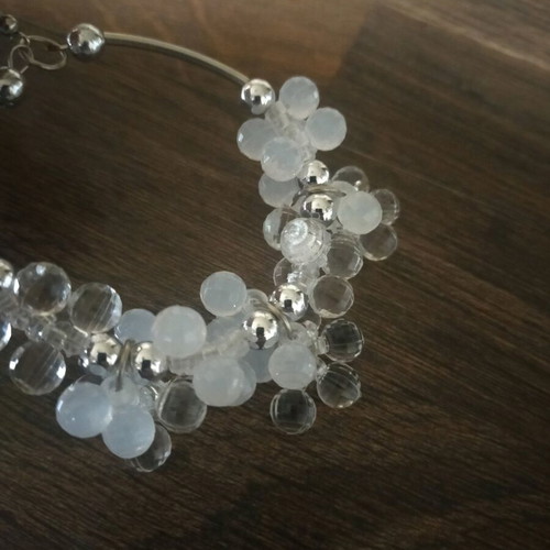 Earring used, one piece
