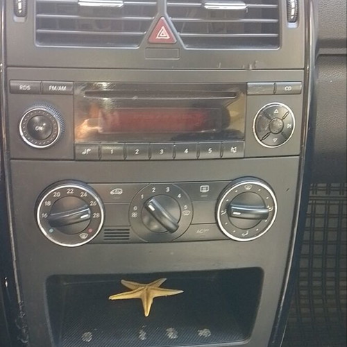 Mercedes Benz A170 classic used with gas and petrol 1700 cc
