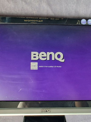 BenQ E900HDA 18.5" monitor like new