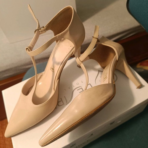 Beige pumps used size 39