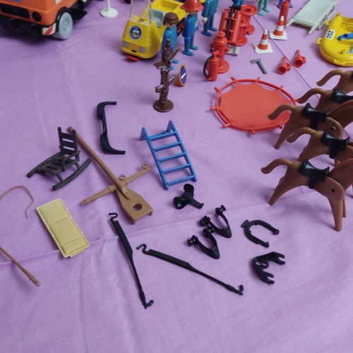 Playmobil Lyra construction toy set, incomplete