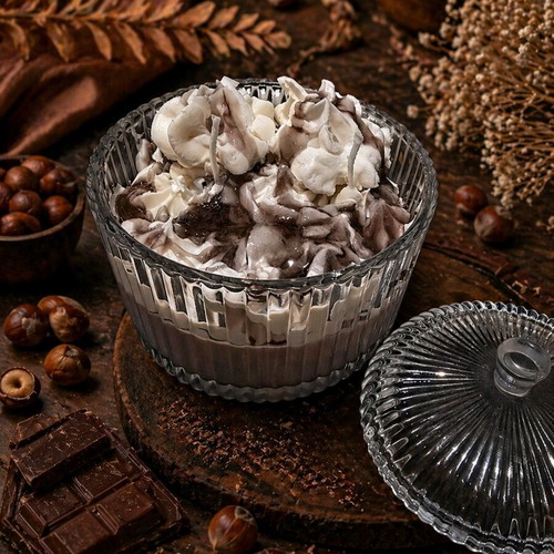Handmade chocolate-hazelnut candle in glass fondant container 300gr