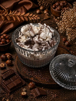 Handmade chocolate-hazelnut candle in glass fondant container 300gr