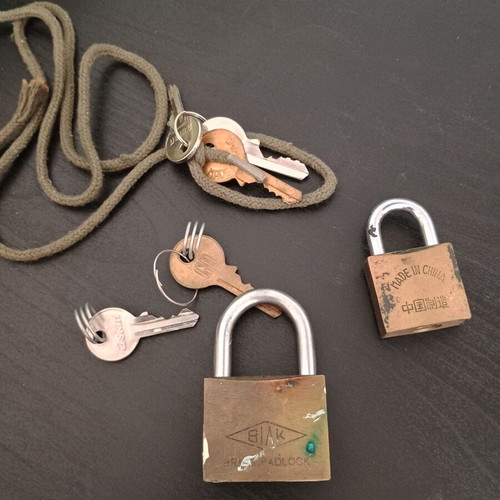 Padlocks set of 4 with keys and without keys