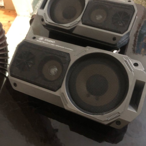 StudioTechnik 2x130w speakers used, bass reflex 3way system