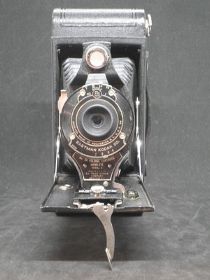 Antique Eastman Kodak Hawk-Eye bellows camera used 1917