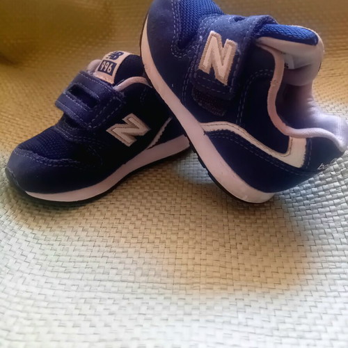 New Balance kids shoes size 20.5, like new