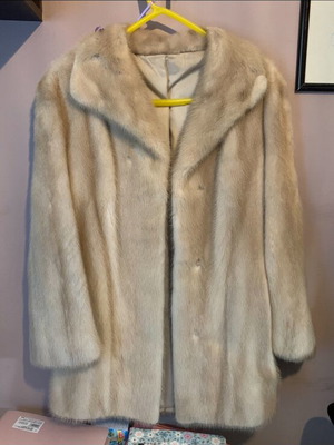Authentic mink fur coat like new, beige, size M